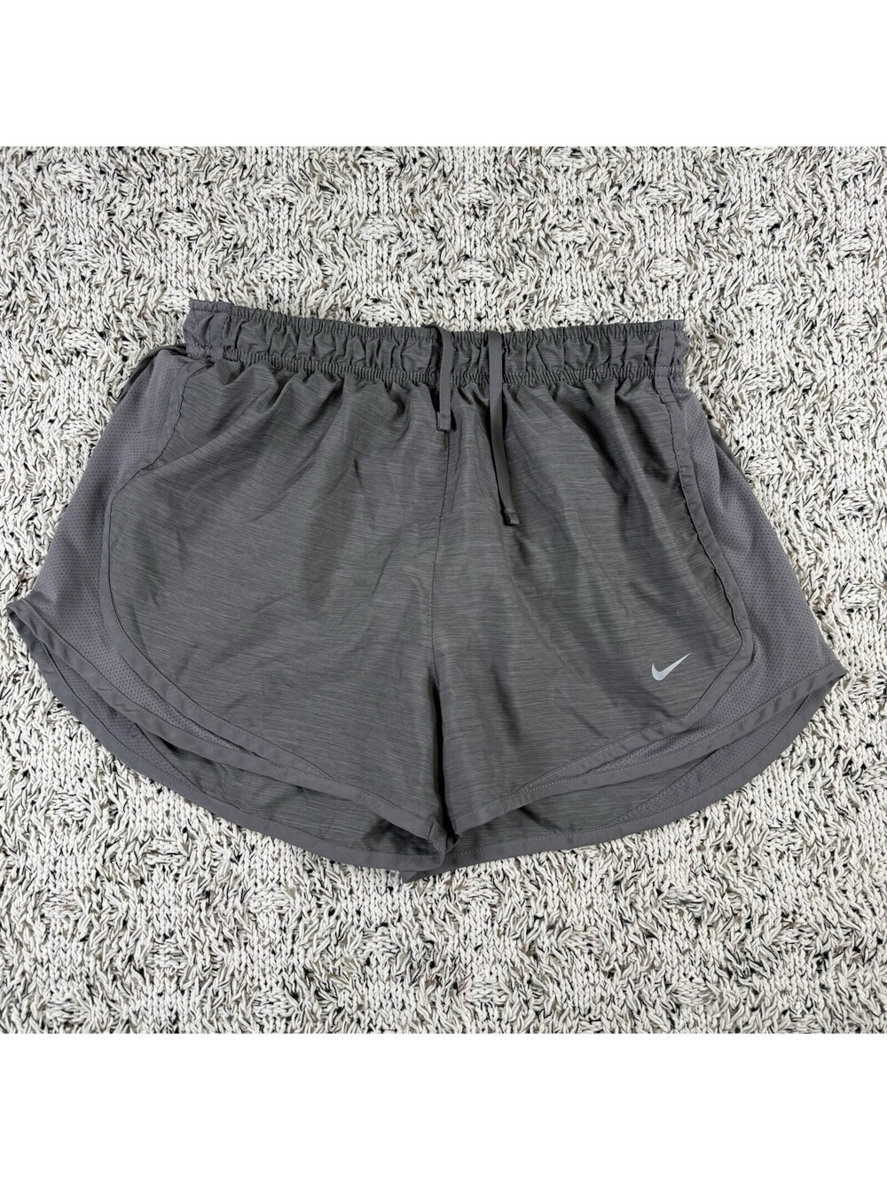 Nike Tempo Short Women's Size M Gray Hight Rise Dri-Fit Running Athletic Shorts